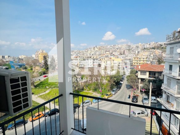 Διαμέρισμα, Θεσσαλονίκη – Διοικητήριο